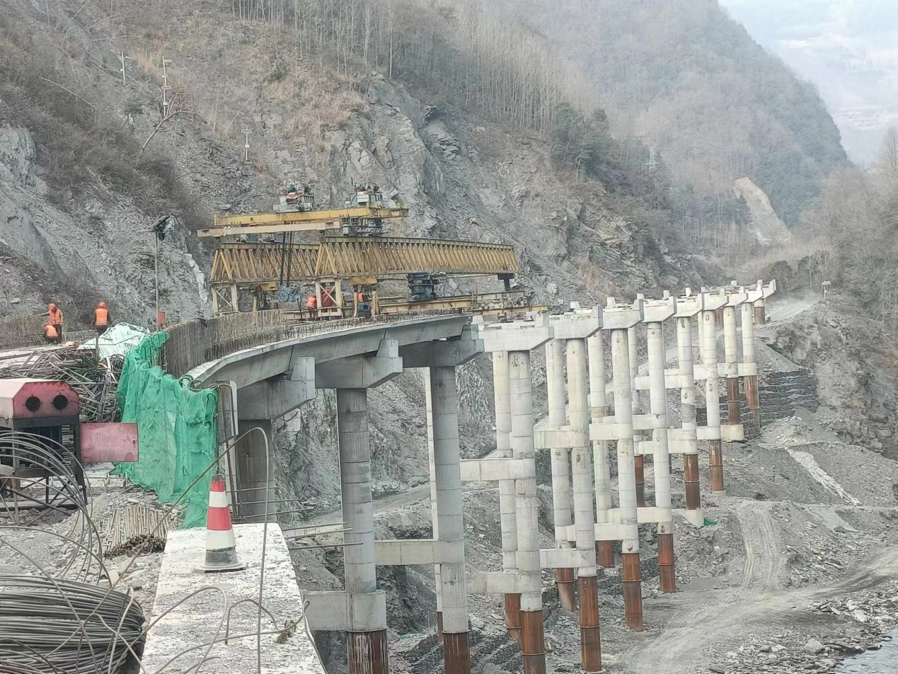 北川黑岩窝大桥20m箱梁制作